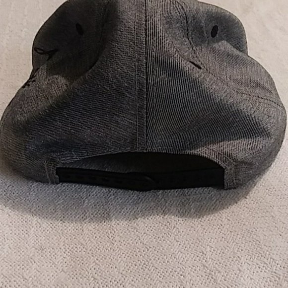 Disney Mickey Mouse Hat - Picture 3 of 5